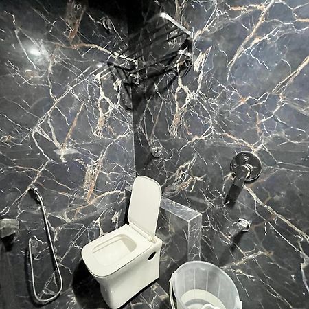 Hotel Shree Radha Krishna Βαρανάσι Εξωτερικό φωτογραφία