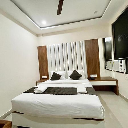 Hotel Shree Radha Krishna Βαρανάσι Εξωτερικό φωτογραφία