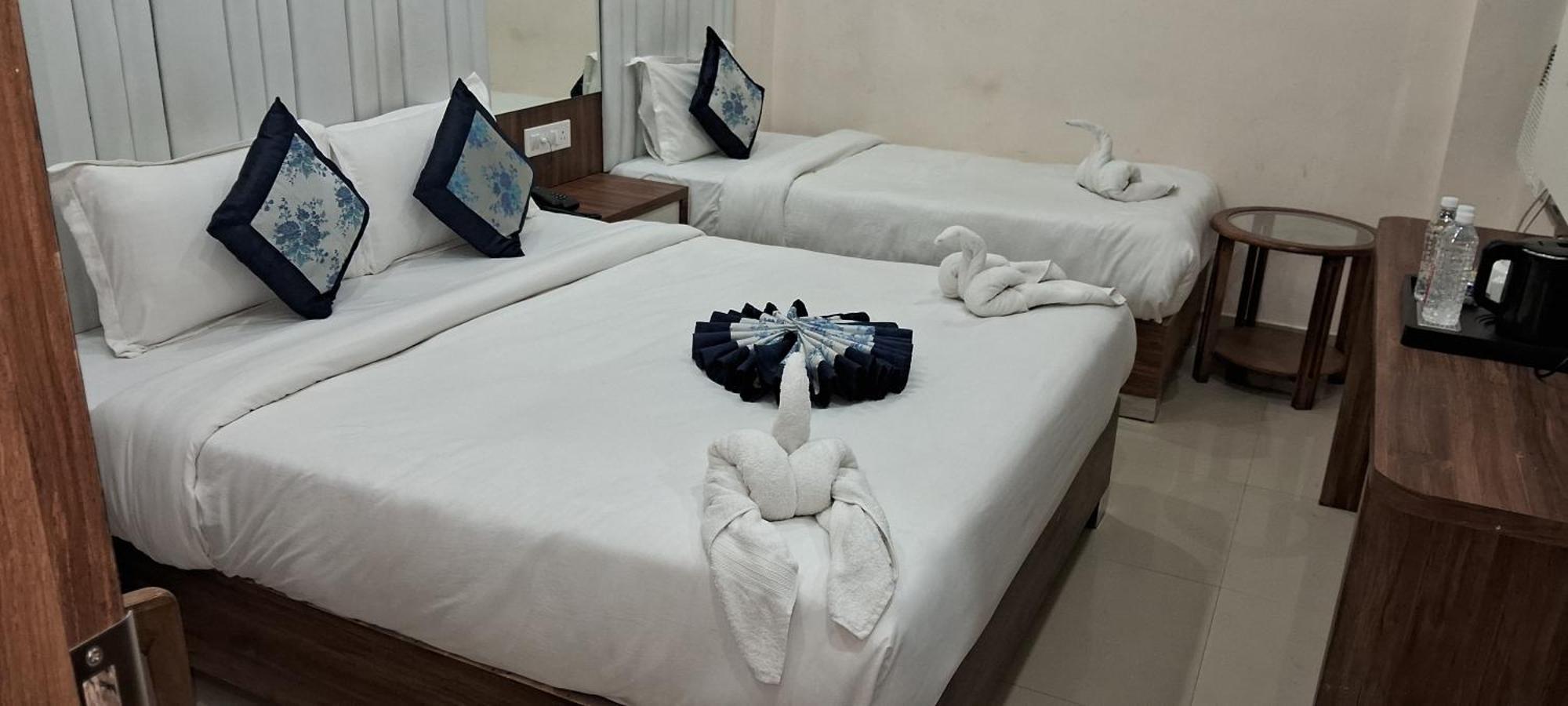 Hotel Shree Radha Krishna Βαρανάσι Εξωτερικό φωτογραφία