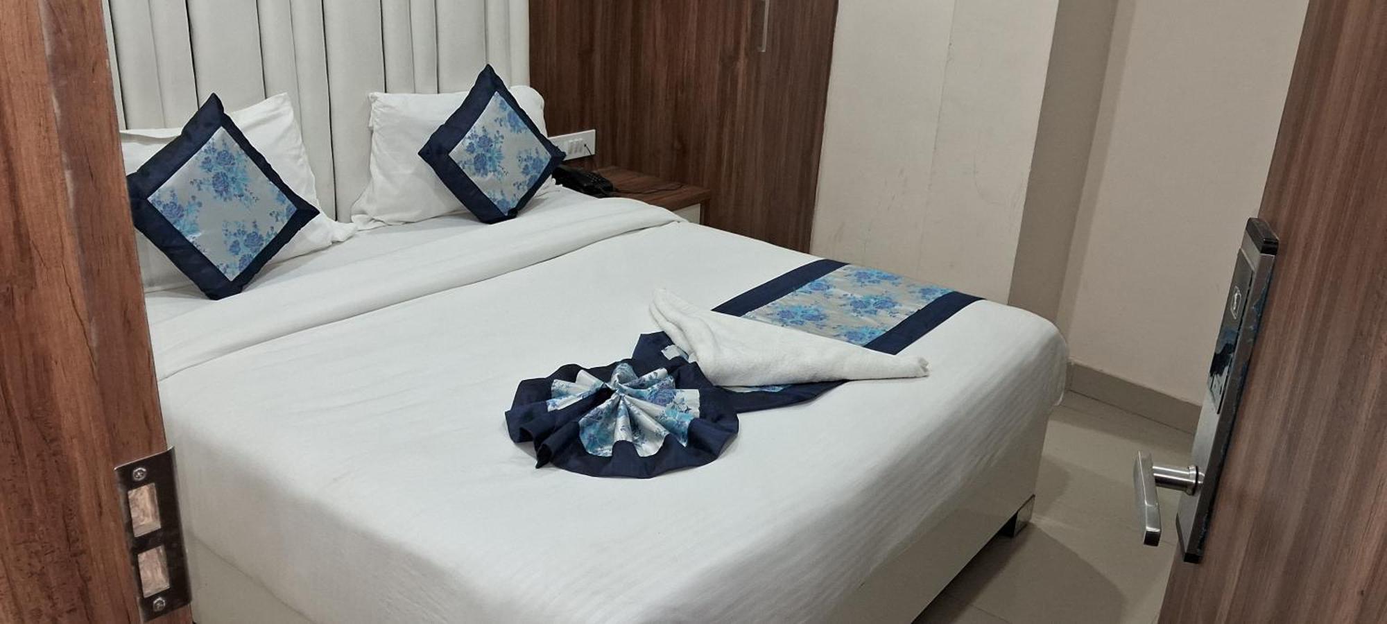 Hotel Shree Radha Krishna Βαρανάσι Εξωτερικό φωτογραφία