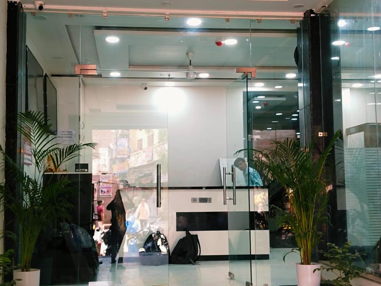 Hotel Shree Radha Krishna Βαρανάσι Εξωτερικό φωτογραφία