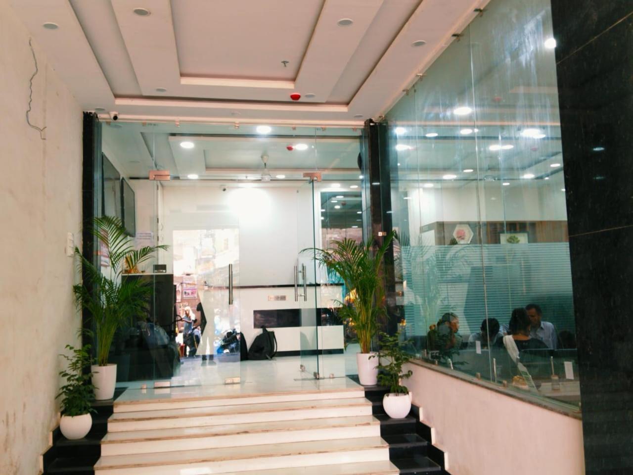 Hotel Shree Radha Krishna Βαρανάσι Εξωτερικό φωτογραφία