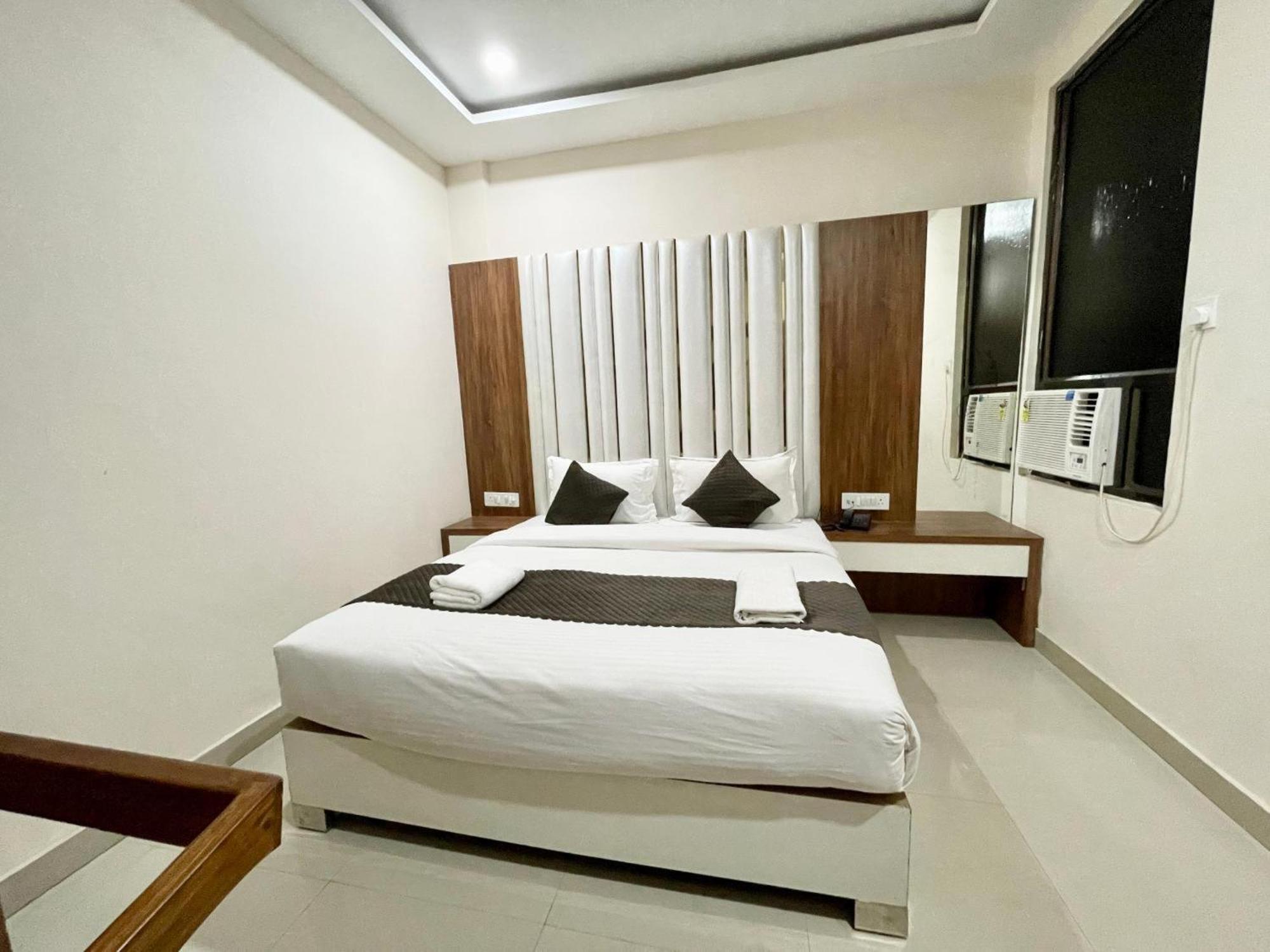 Hotel Shree Radha Krishna Βαρανάσι Εξωτερικό φωτογραφία