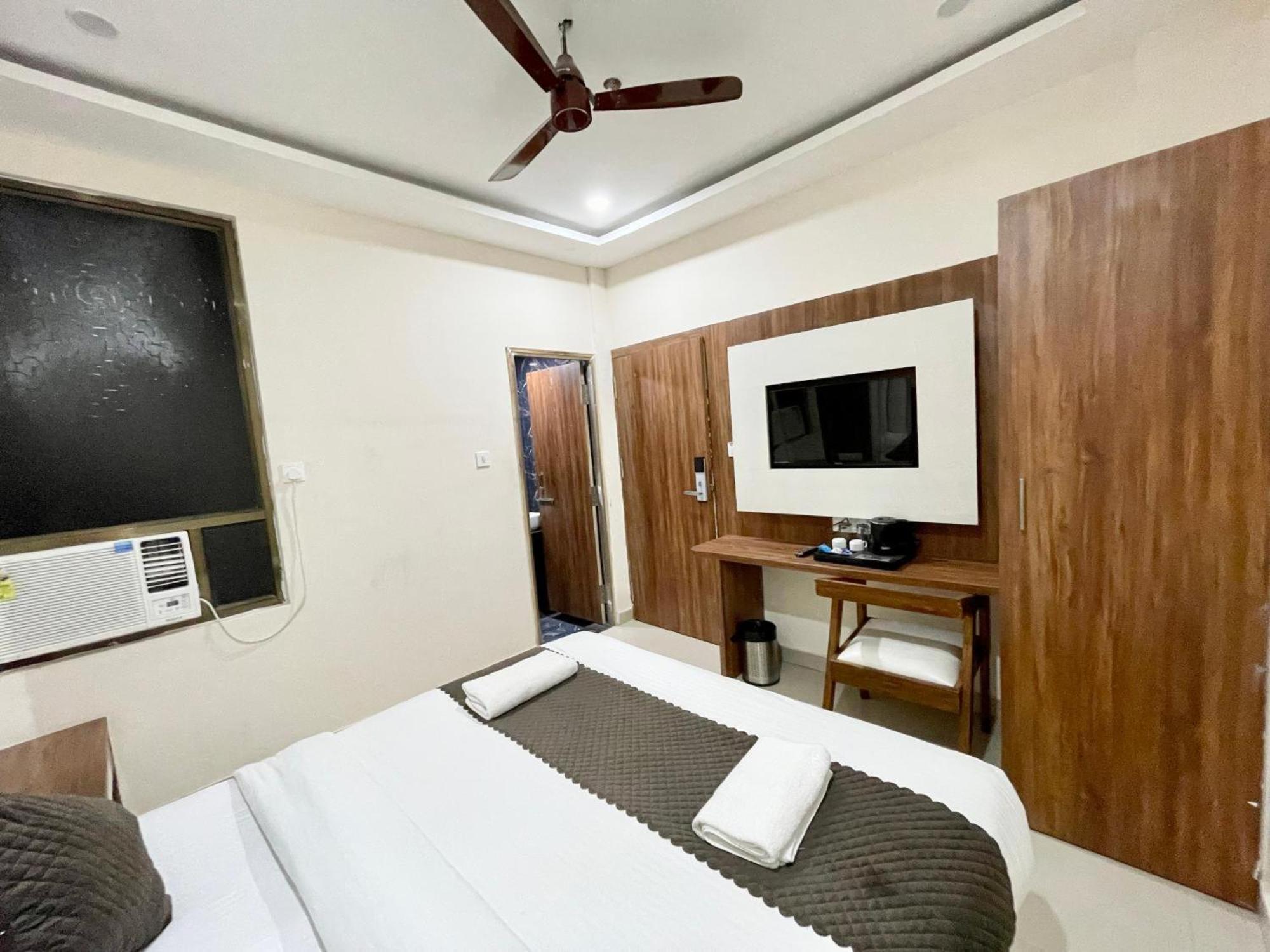 Hotel Shree Radha Krishna Βαρανάσι Εξωτερικό φωτογραφία