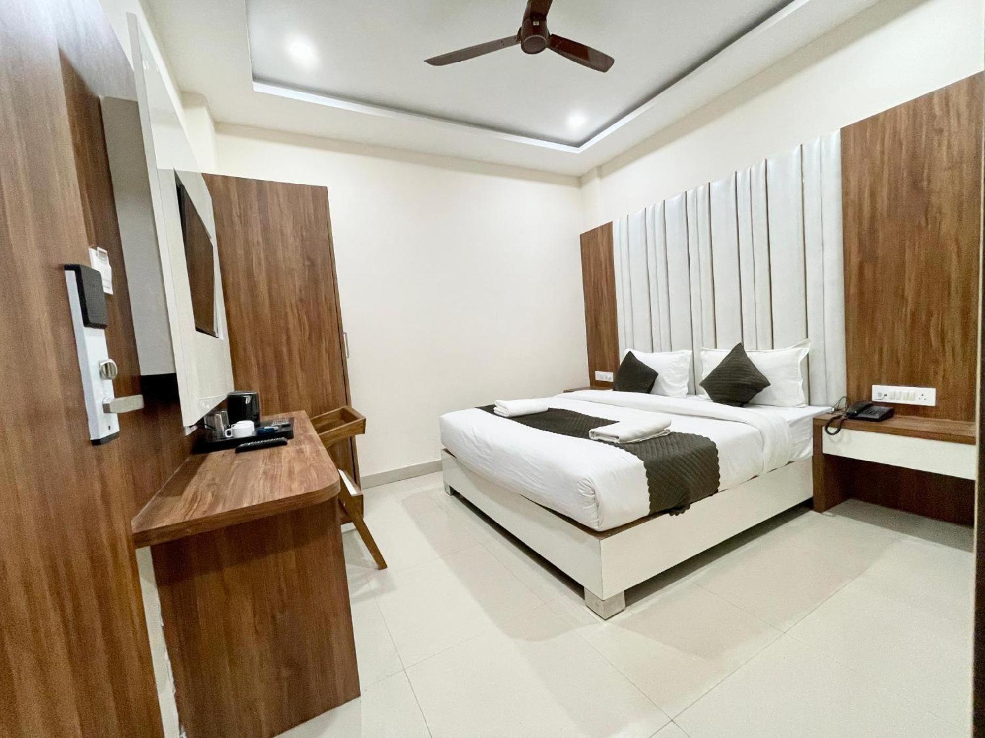 Hotel Shree Radha Krishna Βαρανάσι Εξωτερικό φωτογραφία